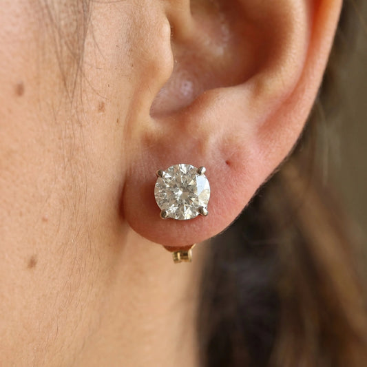 18KT Gold Diamond Stud Earrings 2.60ct Total