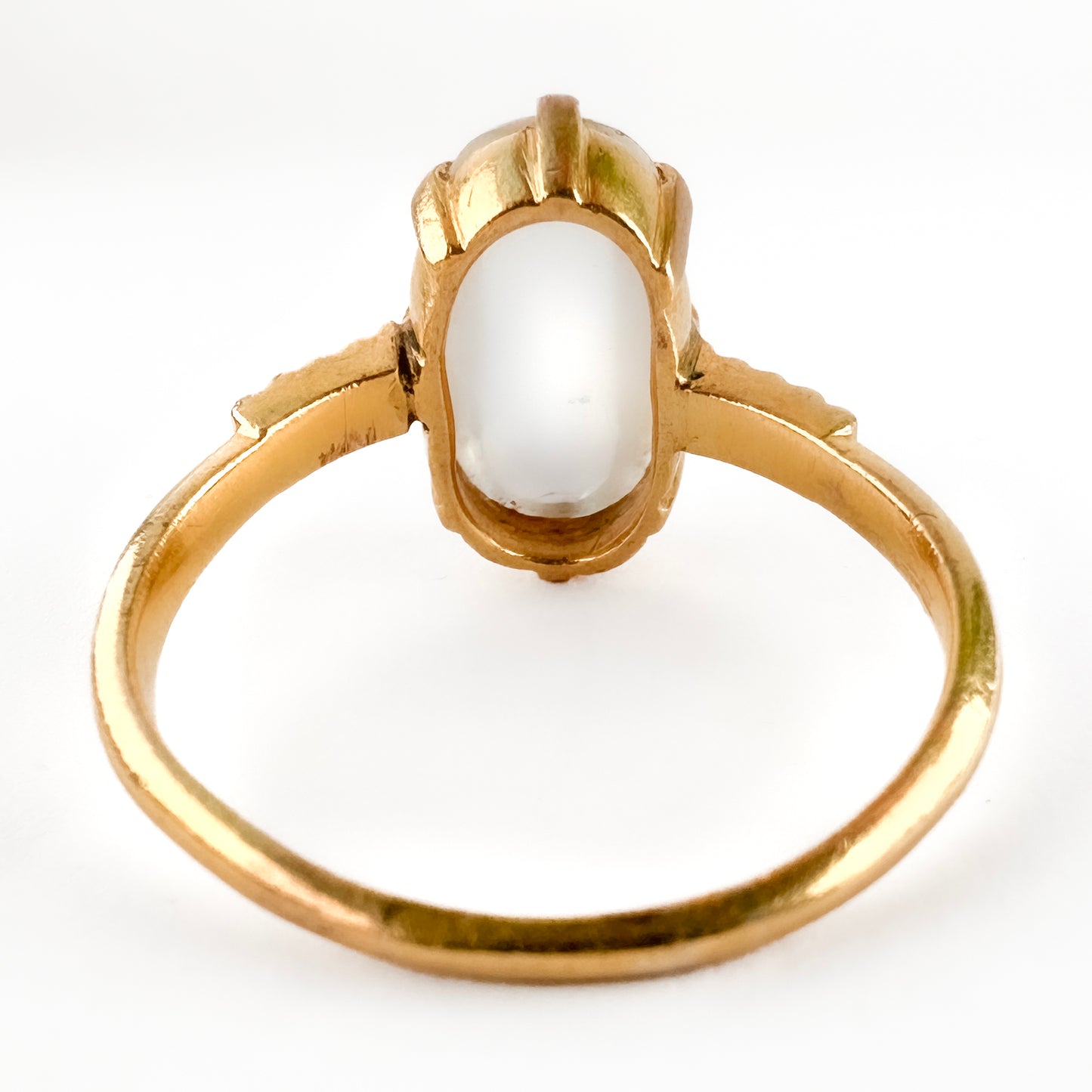 Vintage Oval Cabochon Moonstone Solitaire Engagement Ring in 18ct Gold