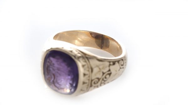 Antique 19th Century Gents 18ct Gold Ring with Amethyst Seal