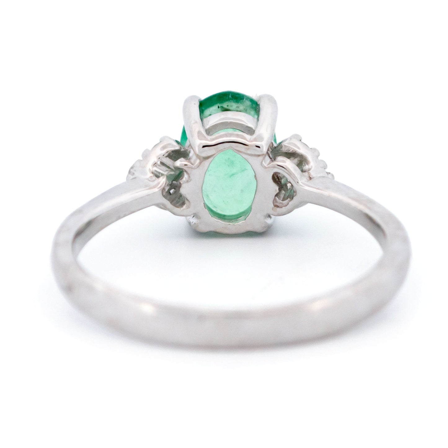 Contemporary 18 Carat White Gold Emerald and Diamond Ring, 1.30 Carats