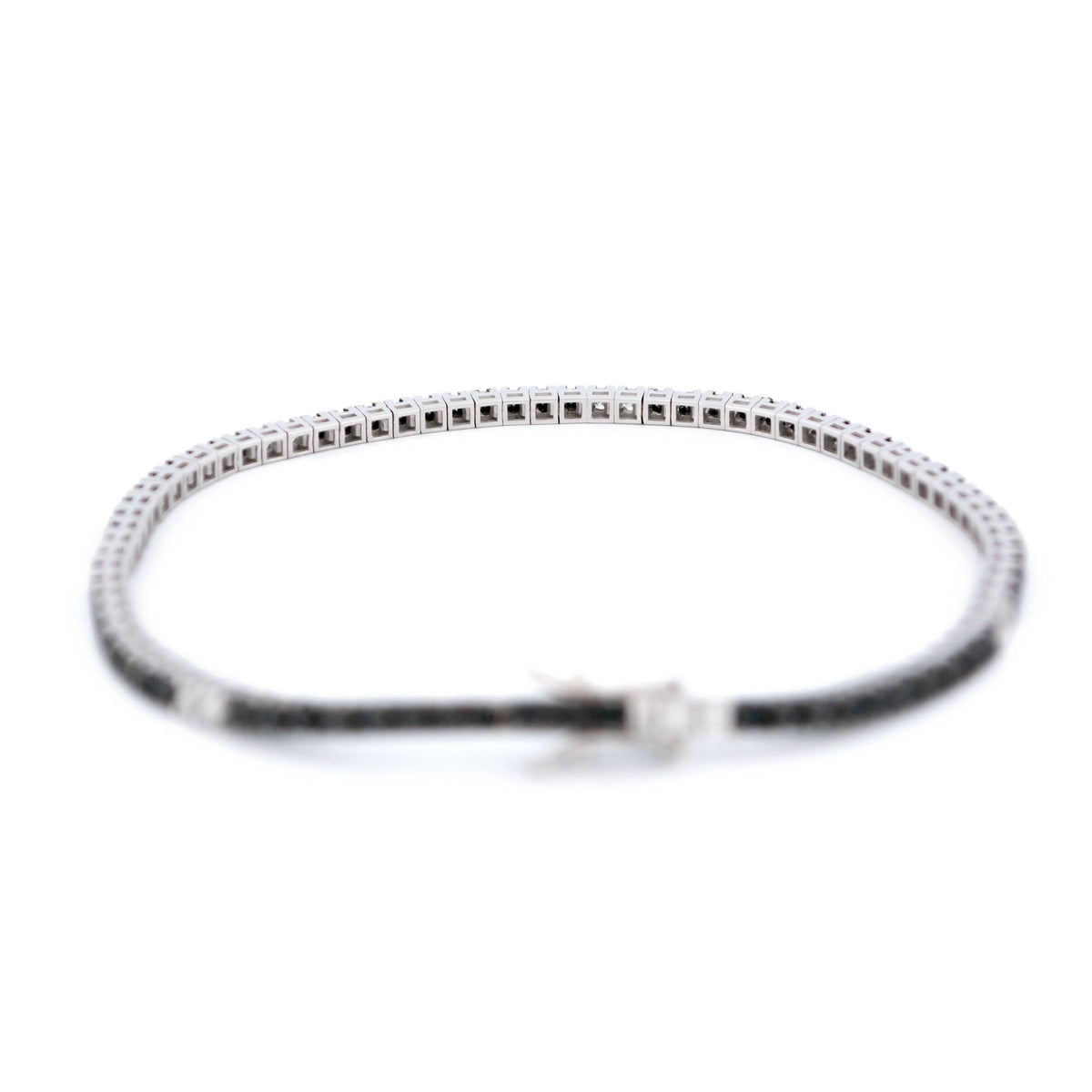 18 Carat White Gold Black and White Diamond Tennis Bracelet, 2.22 Carats