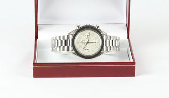 Omega Speedmaster Chronograph Ladies 38mm Mother Of Pearl Automatic Watch, 38mm stainless steel case, mother of pearl dial with 3-register chronograph function, Stainless steel bracelet strap