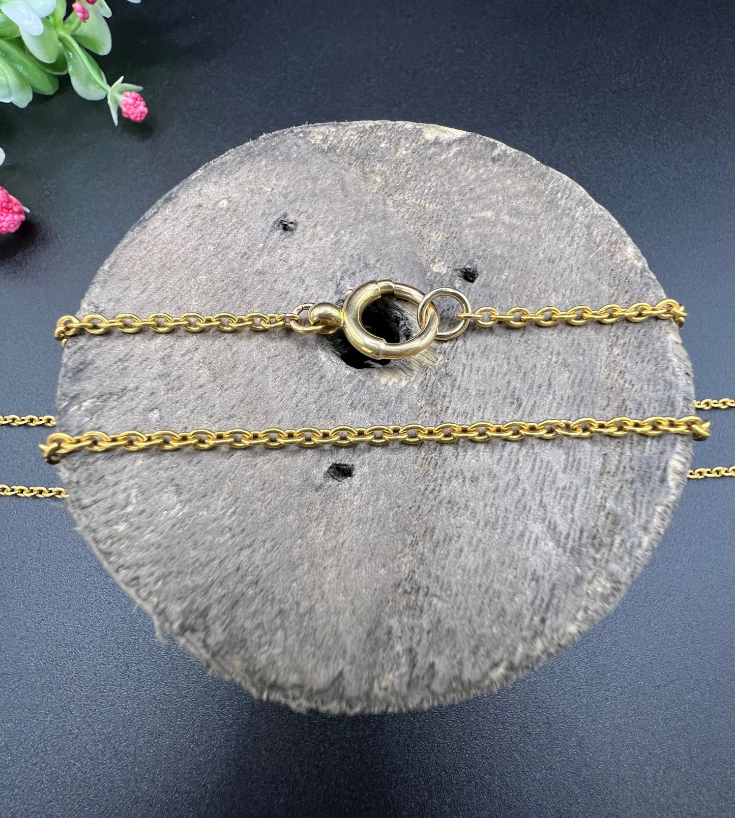 Victorian 15 Carat Yellow Gold 20 Inch Thick Trace Link Chain Necklace, Circa 1890