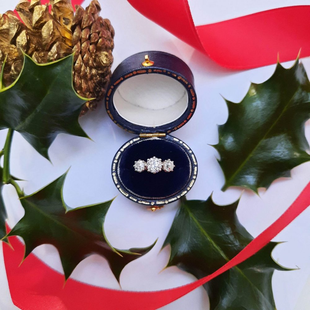 Vintage Old Cut Diamond Three Stone Ring in Platinum, 1.37 carats