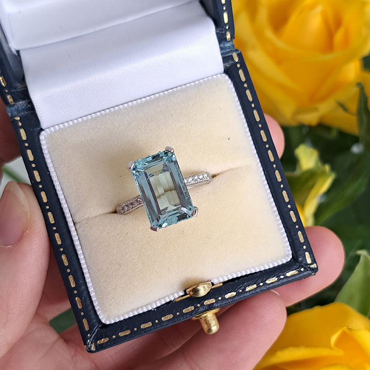 5.32ct Aquamarine Solitaire Engagement Ring with Diamond Shoulders