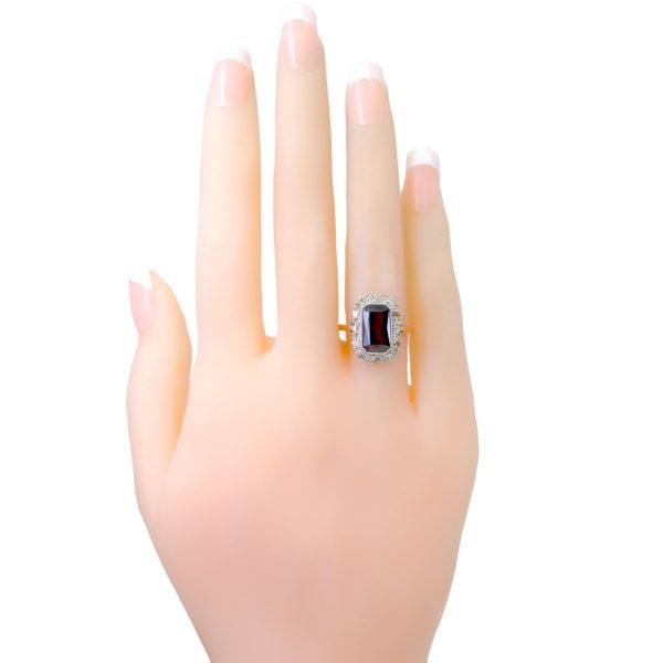 Antique Victorian 3.00ct Garnet and Diamond Ring