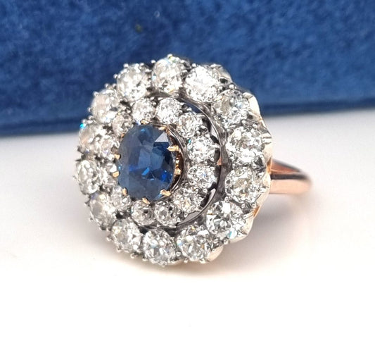 Vintage Victorien sapphire and diamond cluster ring, two rows gold and silver mounted large size