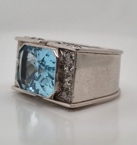 Vintage Retro 8ct Aquamarine and Old Cut Diamond Tank Ring
