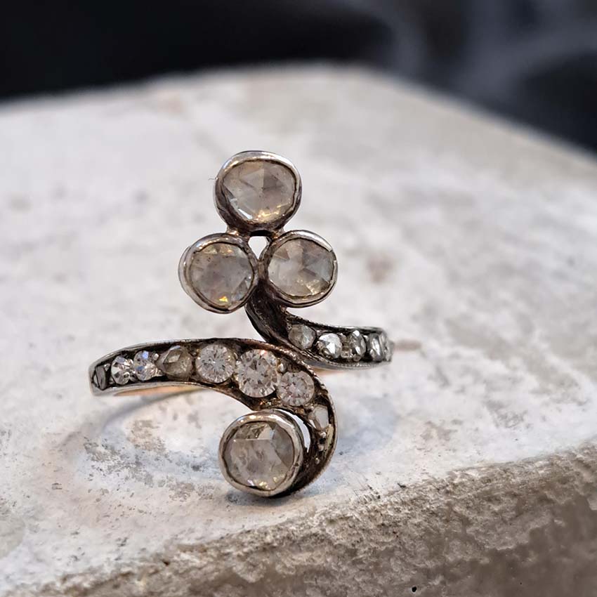 Antique Belle Epoque 1.35ct Rose Cut Diamond Ring, fleur-de-lis triple rose-cut diamond top and single rose-cut diamond solitaire bottom connected via diamond shoulders