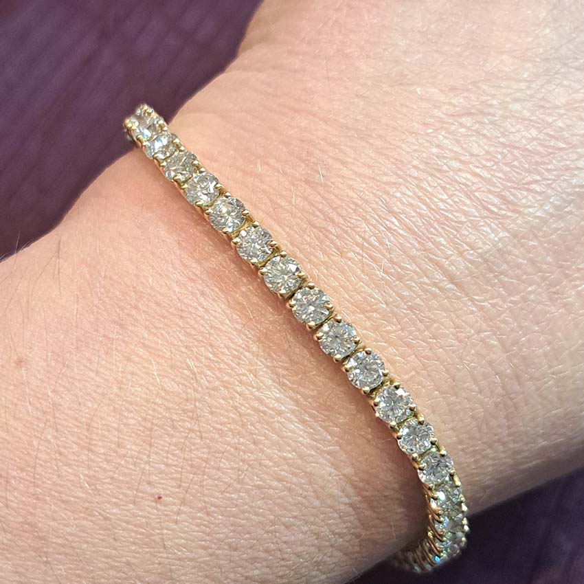 Diamond Line Tennis Bracelet in Yellow Gold, 10.42 carats