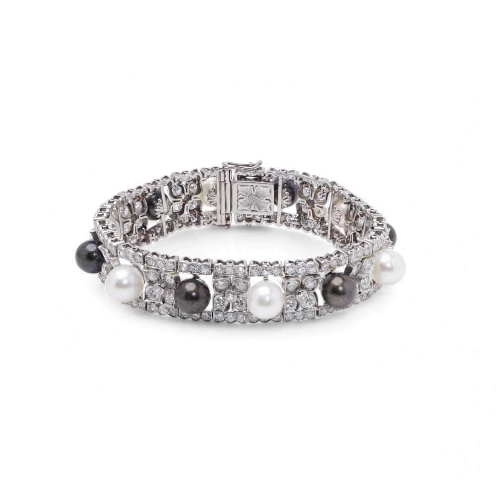 Black and white pearl and diamond bracelet in platinum