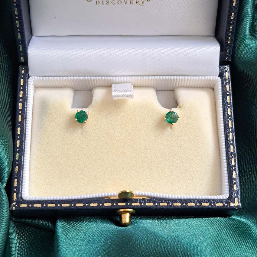0.70ct Emerald Solitaire Stud Earrings in 18ct Gold, single stone round emeralds claw set and mounted in 18ct yellow gold with post and butterfly fittings