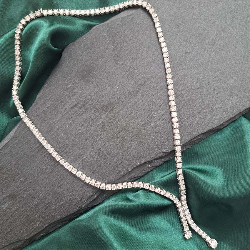 Fine Diamond Line Necklace in 18ct Gold, 20 carat total