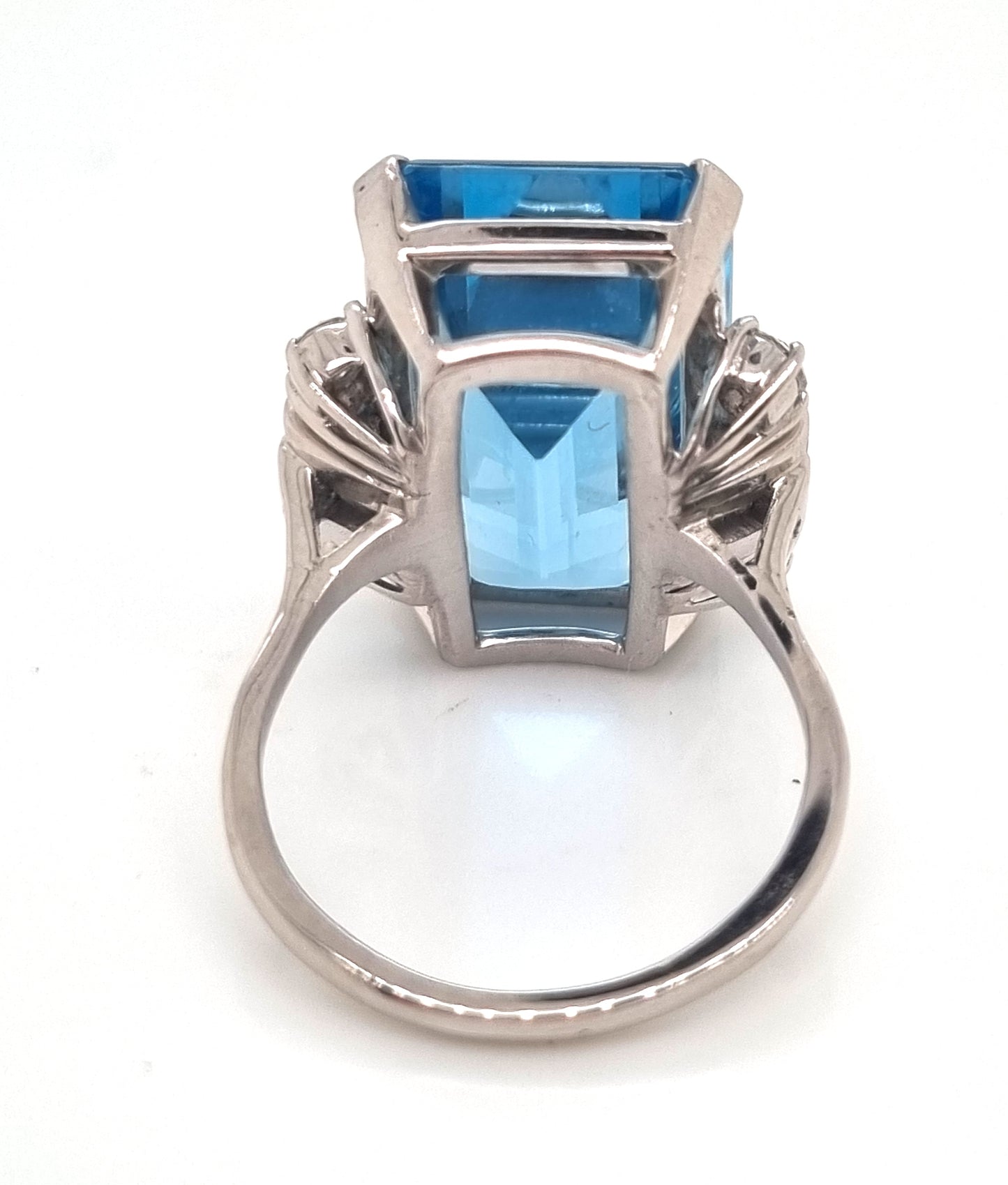Art Deco Aquamarine and Diamond Dress Cocktail Ring, 15cts