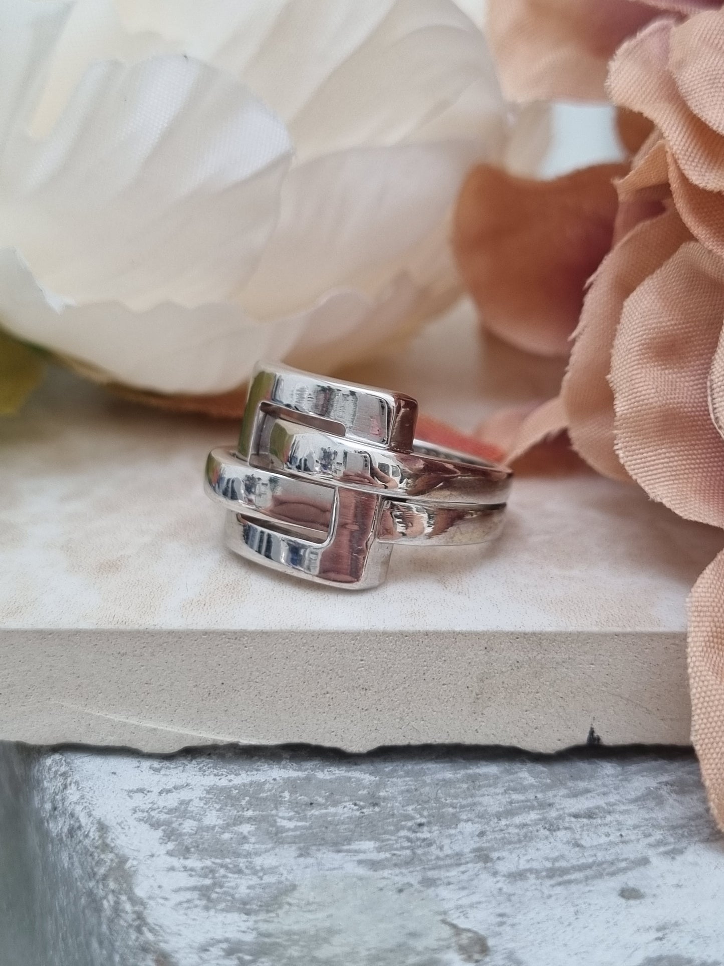 Boucheron 18ct White Gold Ring with Box & Papers