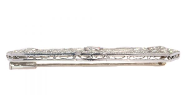 Vintage Art Deco diamond brooch set with 5.33cts, Platinum