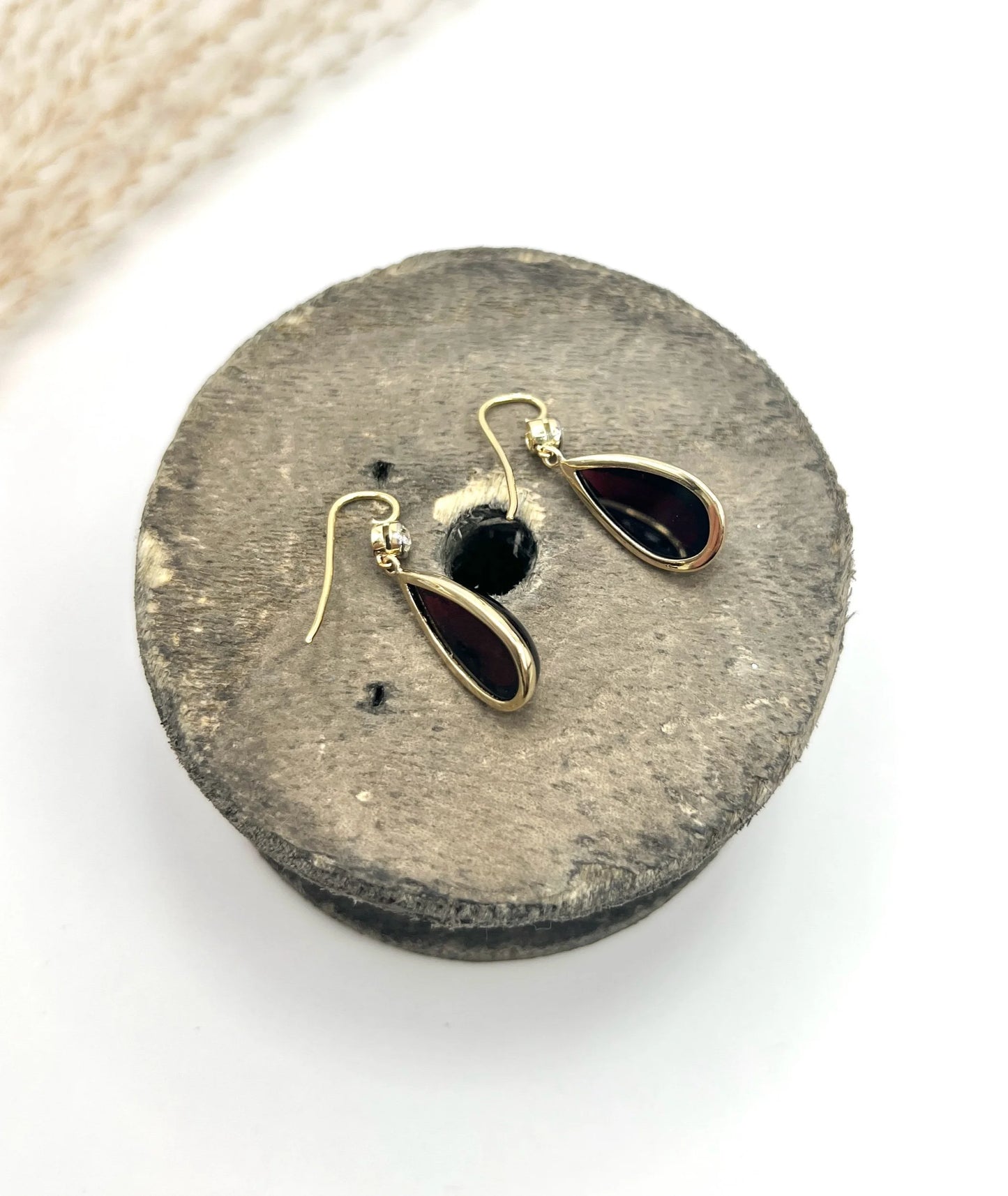 Art Deco 9 Carat and 15 Carat Yellow Gold Diamond and Garnet Teardrop Earrings