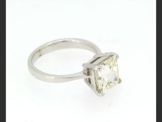 Princess Cut Diamond Solitaire Ring, 3.13 carats, 18ct White Gold