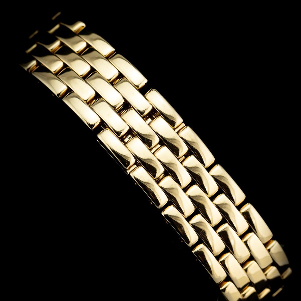 Vintage Cartier Panthere 1060 27mm 18ct Yellow Gold Watch with red suede Cartier pouch and Cartier service papers dated 2005, Circa 1990s