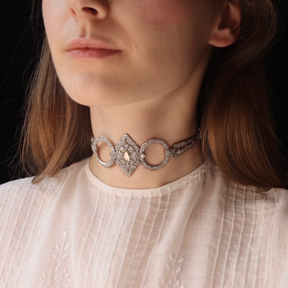 Vintage Art Deco 15.81 Carat Old Cut Diamond Dog Collar Necklace And Headpiece In Platinum