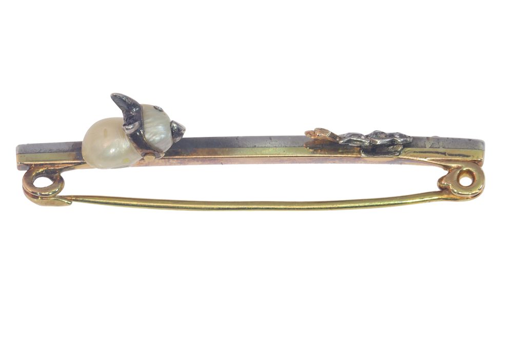 Late Victorian Antique Diamond Bar Brooch Depicting Baroque Pearl Rabbit with Diamond Carrot