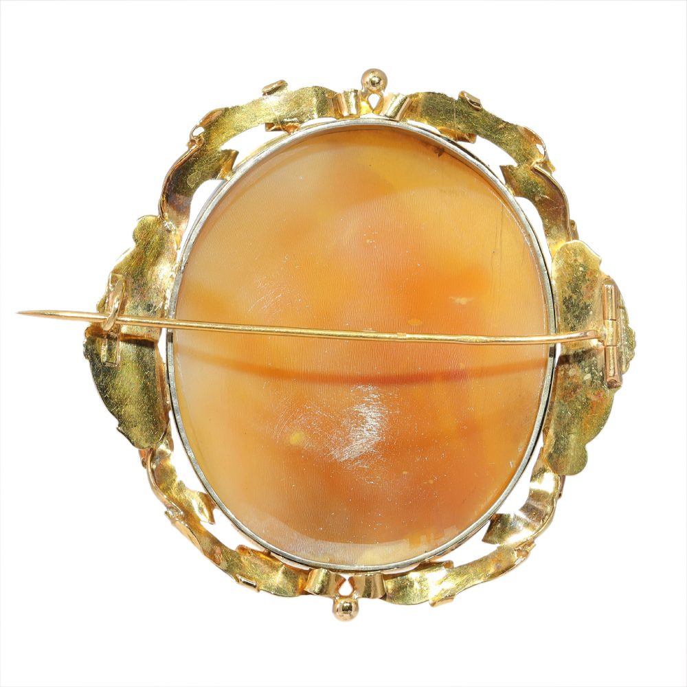 Antique Victorian Gold Farnese Bull Cameo Brooch