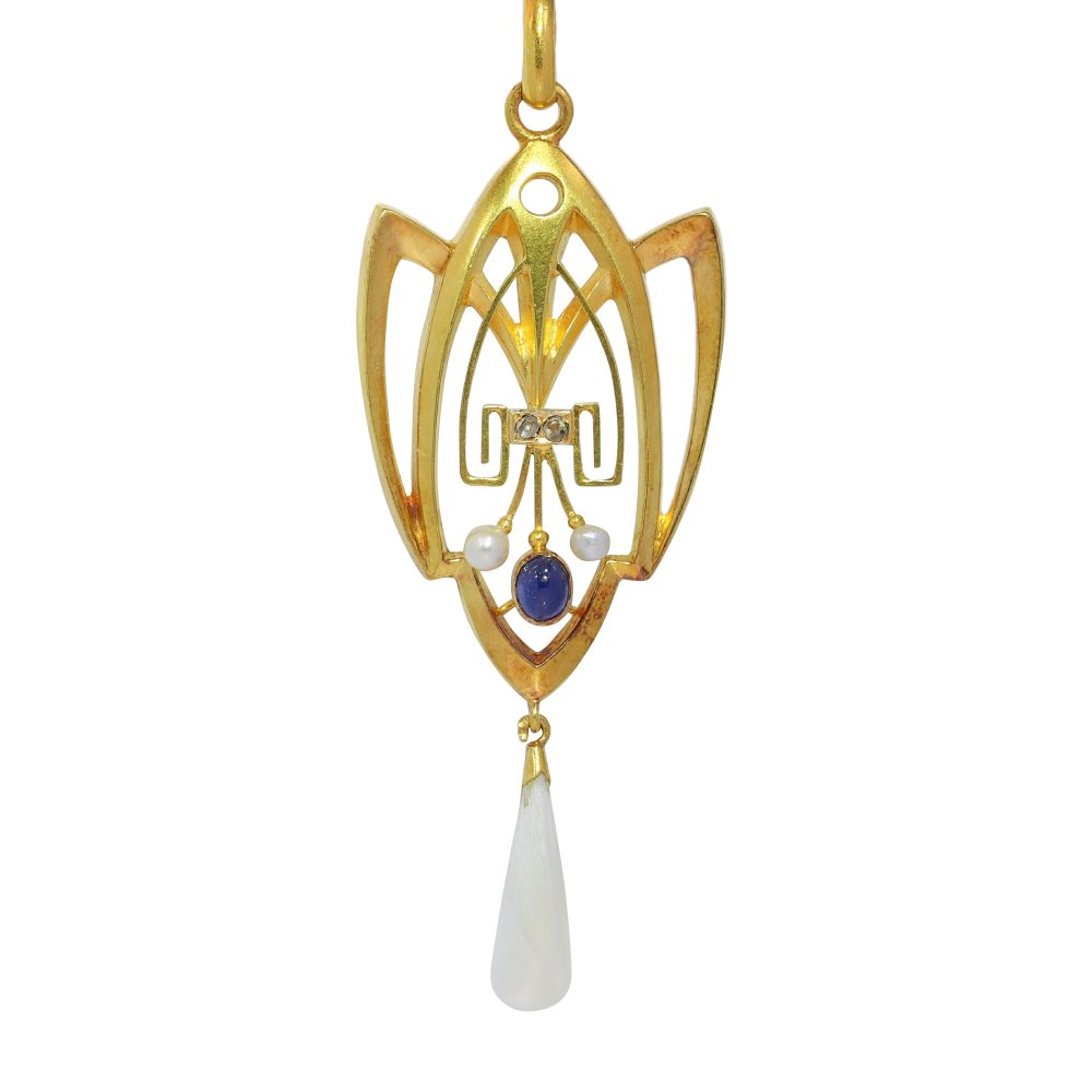 Art Nouveau pendant with diamonds, sapphire and pearls in gold.