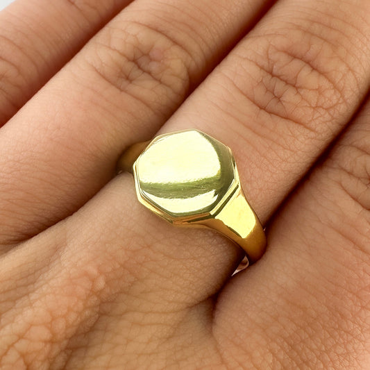 Art Deco 18 Carat Yellow Gold Octagonal Signet Ring, Hallmarked 1923