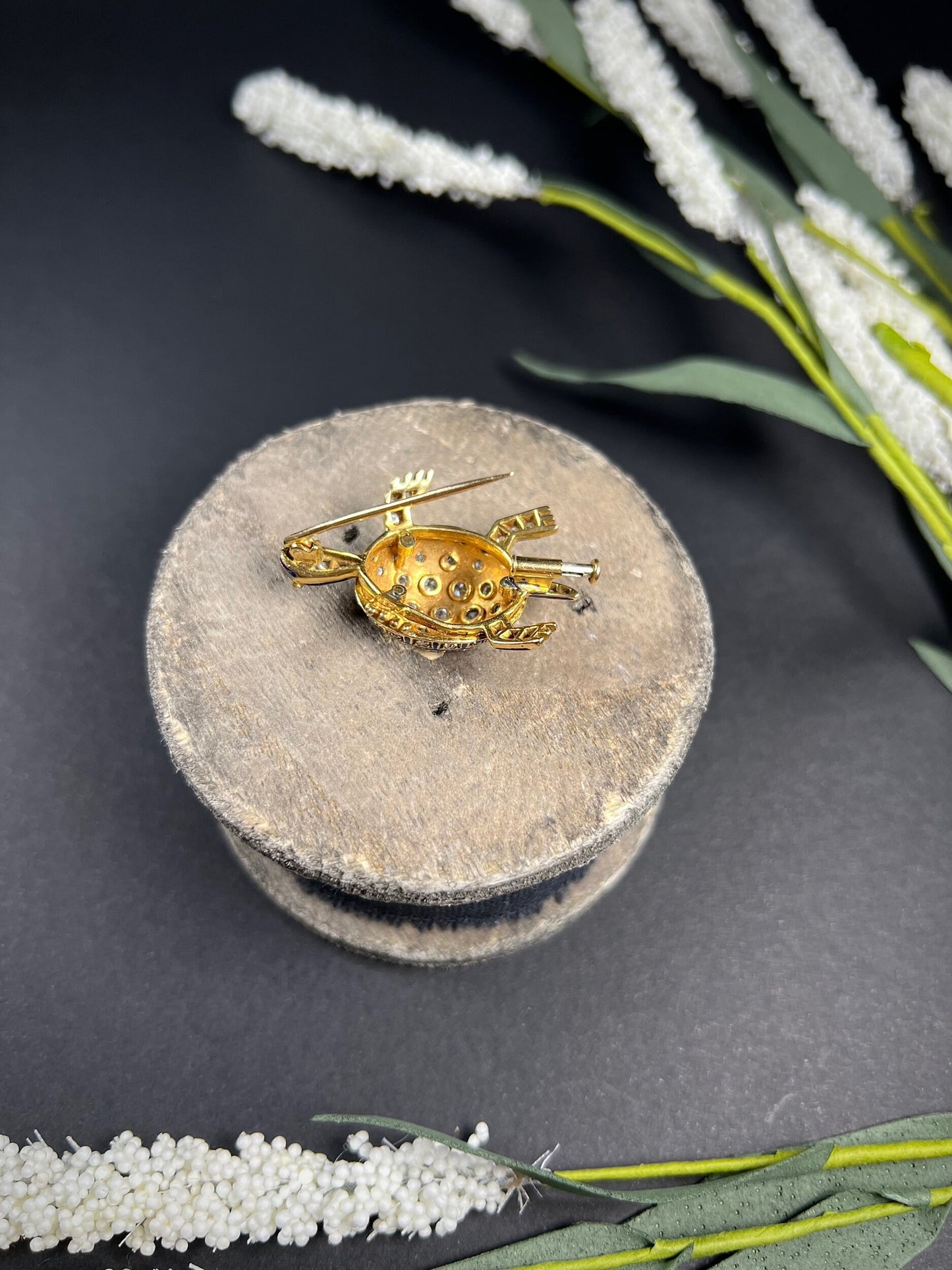 Art Deco 18 Carat Yellow Gold, Blue Enamel and Diamond Tortoise Brooch, 2.00 Carats
