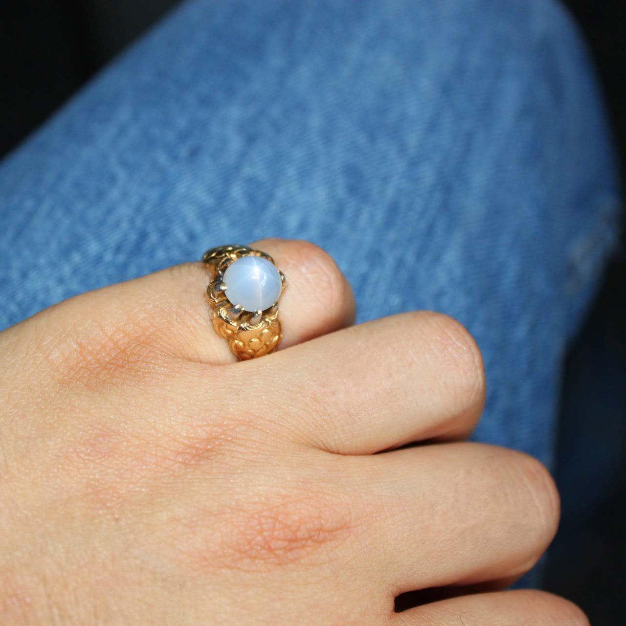 6ct Natural Star Sapphire in Gold Claw Ring