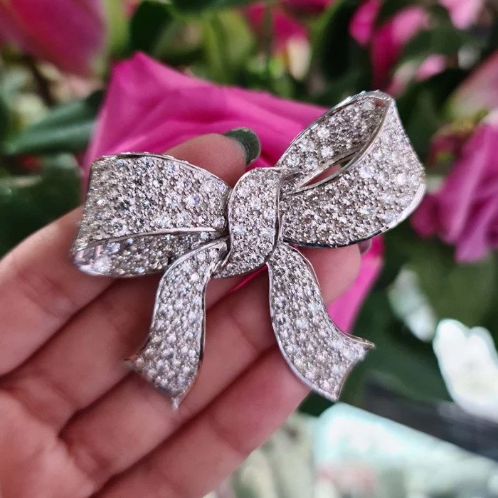 Vintage 15cts Diamond Bow Brooch