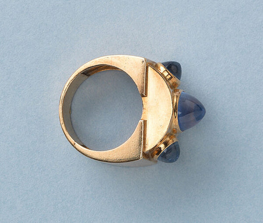 Retro 1940s Cabochon Sapphire Three Stone Ring, 4.00 carat total