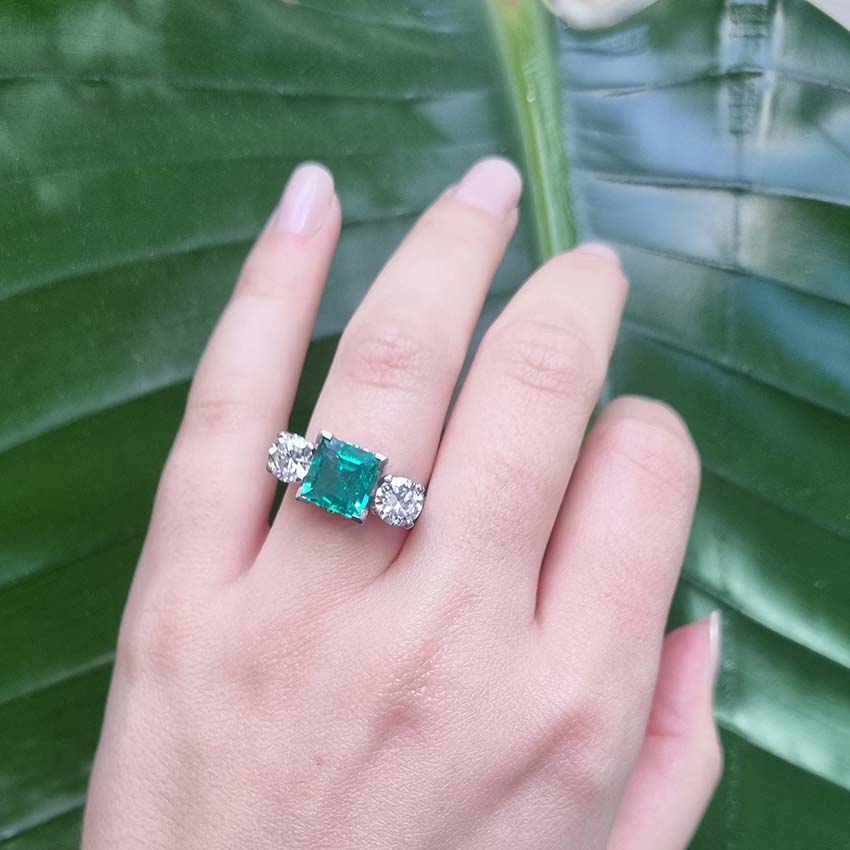 Art Deco vintage colombian emerald engagement ring