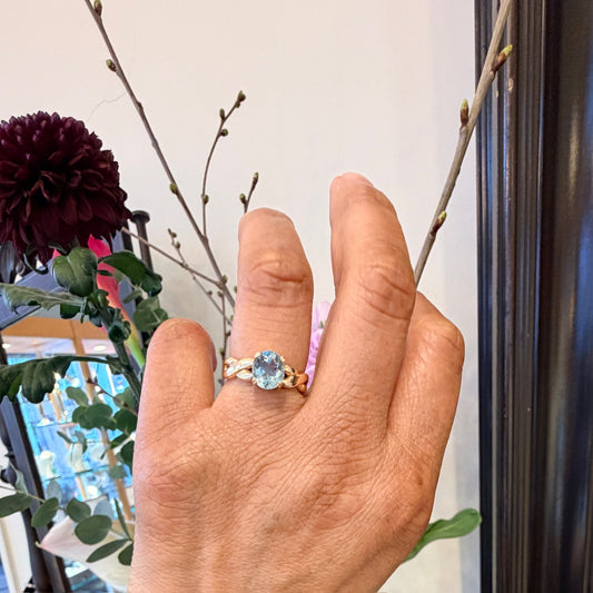 18 Carat Yellow Gold Aquamarine Solitaire Ring, 1.50 Carats