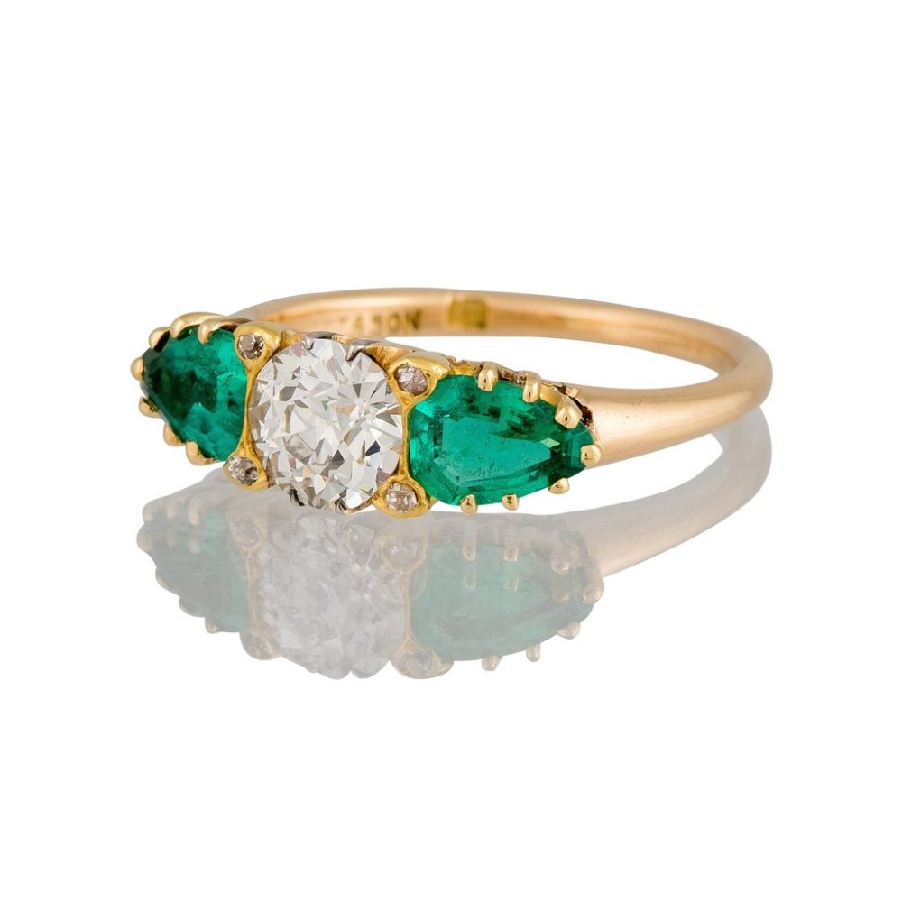 Antique Art Deco Emerald and Diamond Ring