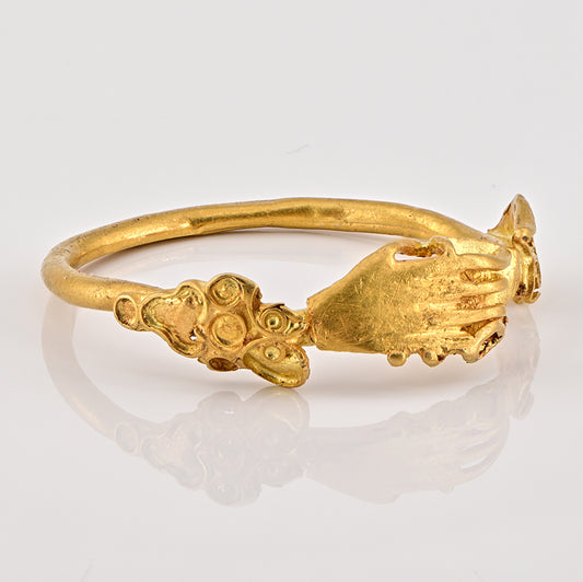 Rare Antique 14th 15th Century High Carat 22ct 24ct Gold Fede Ring, Interlocking Hands, from a private Italian collection