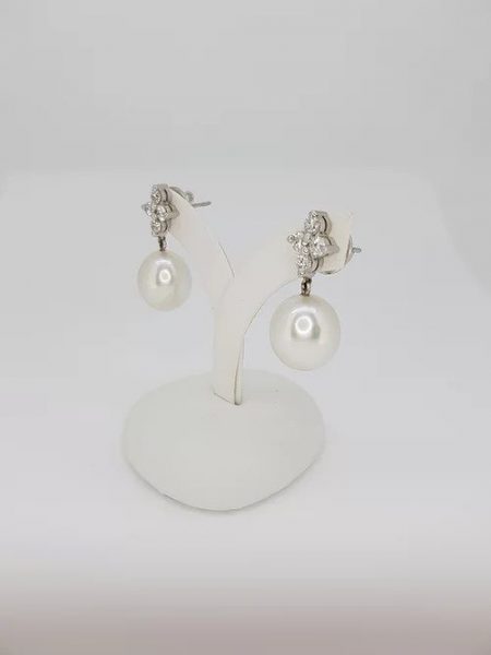 South Sea Pearl and Diamond Drop Earrings in 18ct Gold, 1.04 carats