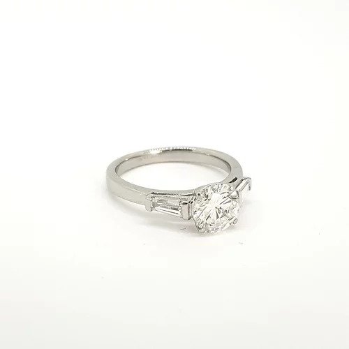GIA Certified 1.09ct Diamond Solitaire Engagement Ring in Platinum F colour