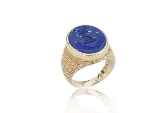 Vintage Gents Lapis Lazuli and 18ct Yellow Gold Oval Seal Ring, with seal "Si Je Puis", French for "If I May". Circa 1970s