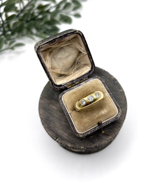 Vintage 18 Carat Yellow Gold Three Stone Diamond Band Ring, Hallmarked London 1992