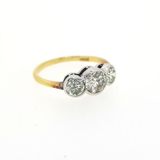 1.10ct Diamond three stone ring in 18ct gold