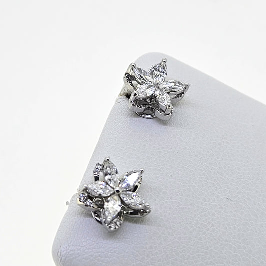 Jacket Diamond Studs D.95 18ct