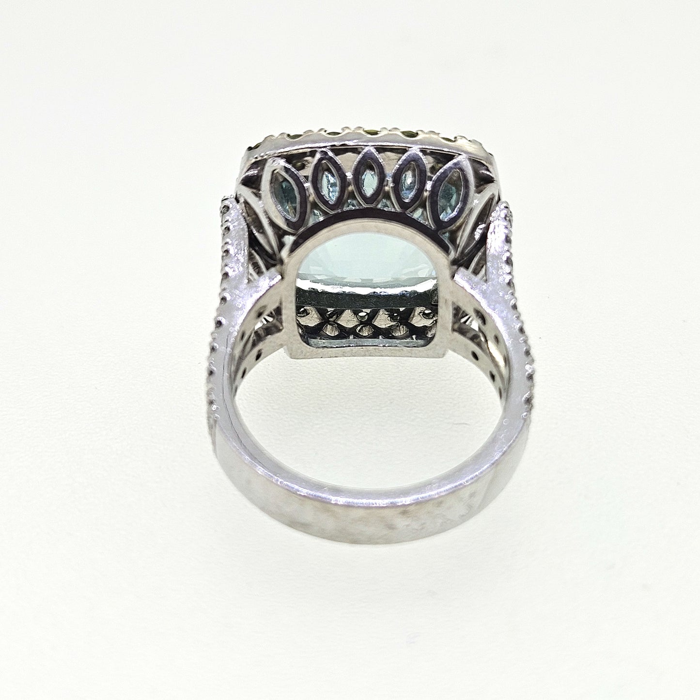 Aquamarine, Peridot and Diamond Ring Aq Est 10cts