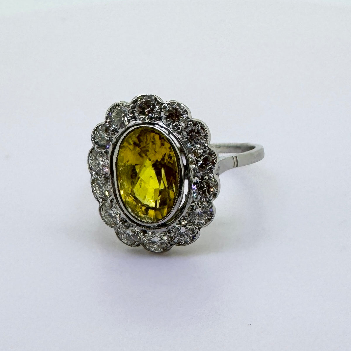 Oval yellow sapphire and diamond ring YS2.50 cts Platinum