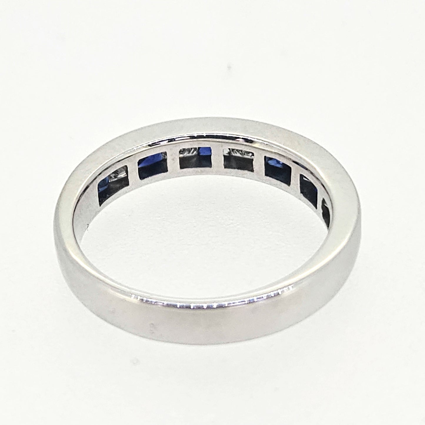 Sapphire and Diamond ET 18ct