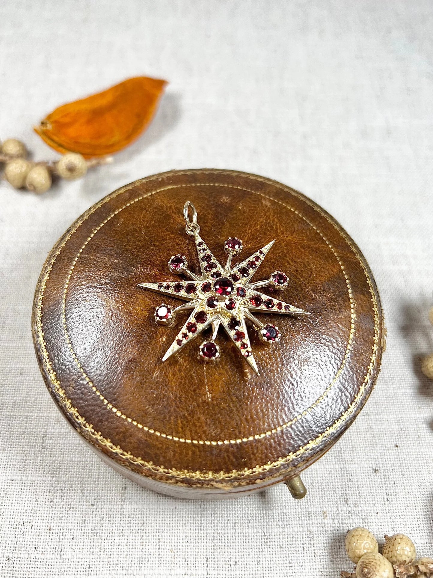 Vintage 9ct Gold Stamped, 1960s Garnet Starburst Pendant