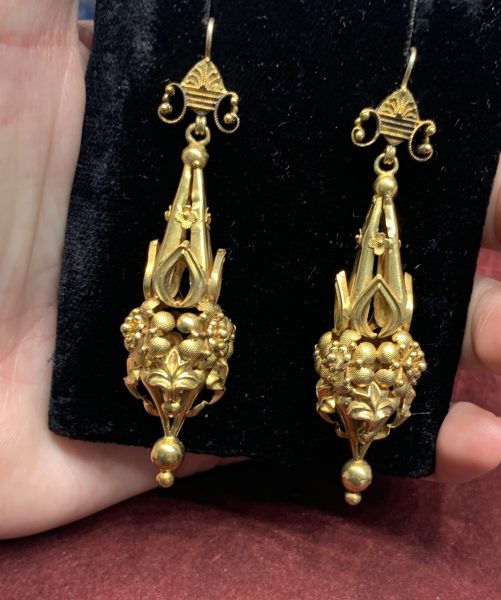 Antique 18ct Yellow Gold Drop Earrings, 19th century Circa 1840