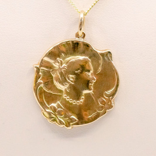 14ct Cameo Pendant