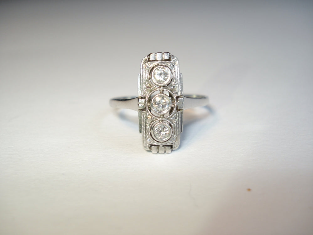 Antique Art Deco Diamond Ring