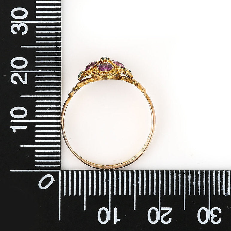 Antique Victorian Garnet and Emerald Cluster Ring in 15ct Gold, Mid 19th century Circa 1867